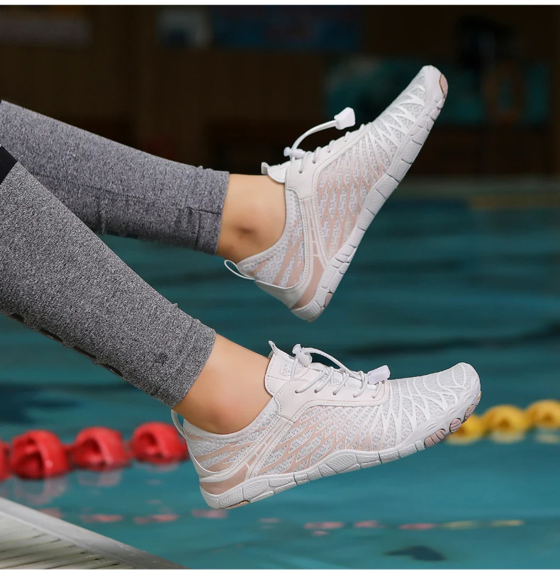 Large size Wading Shoes Men's Women's Outdoor Barefoot Beach Shoes Breathable Swimming Fitness Shoes Unisex Water Sports Shoes